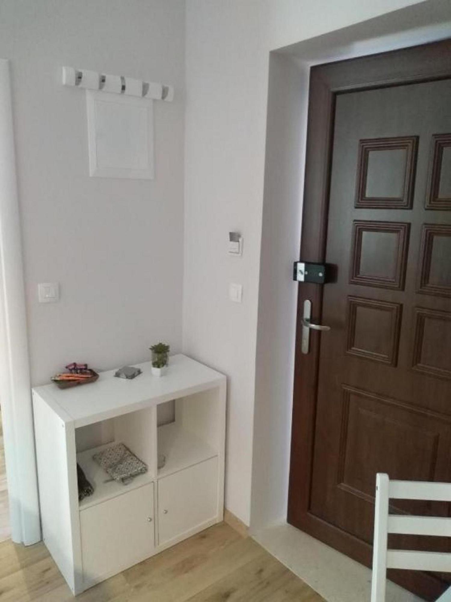 Apartma A *