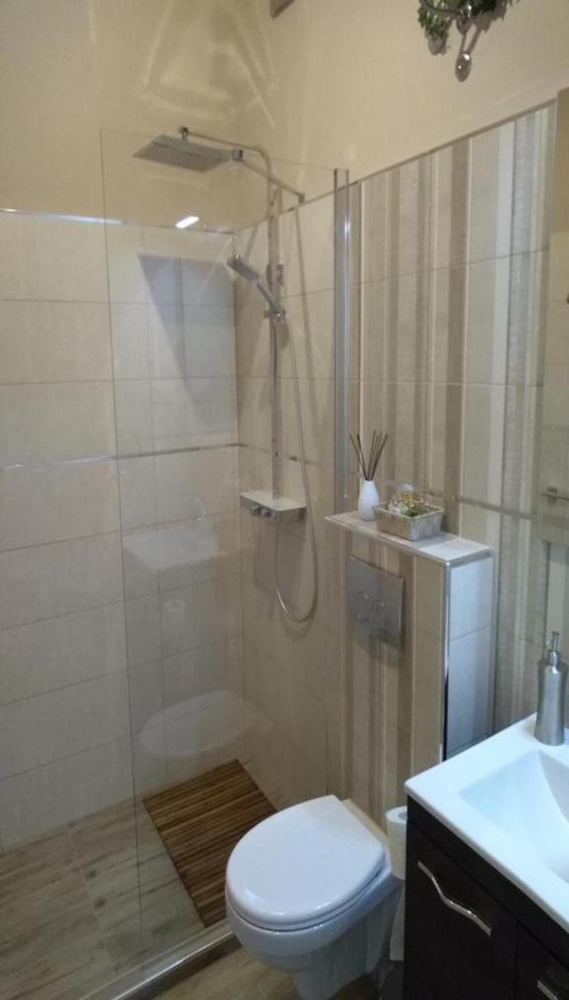 A Apartma *
